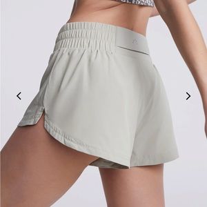 Varley Kallin Short - Moss Grey